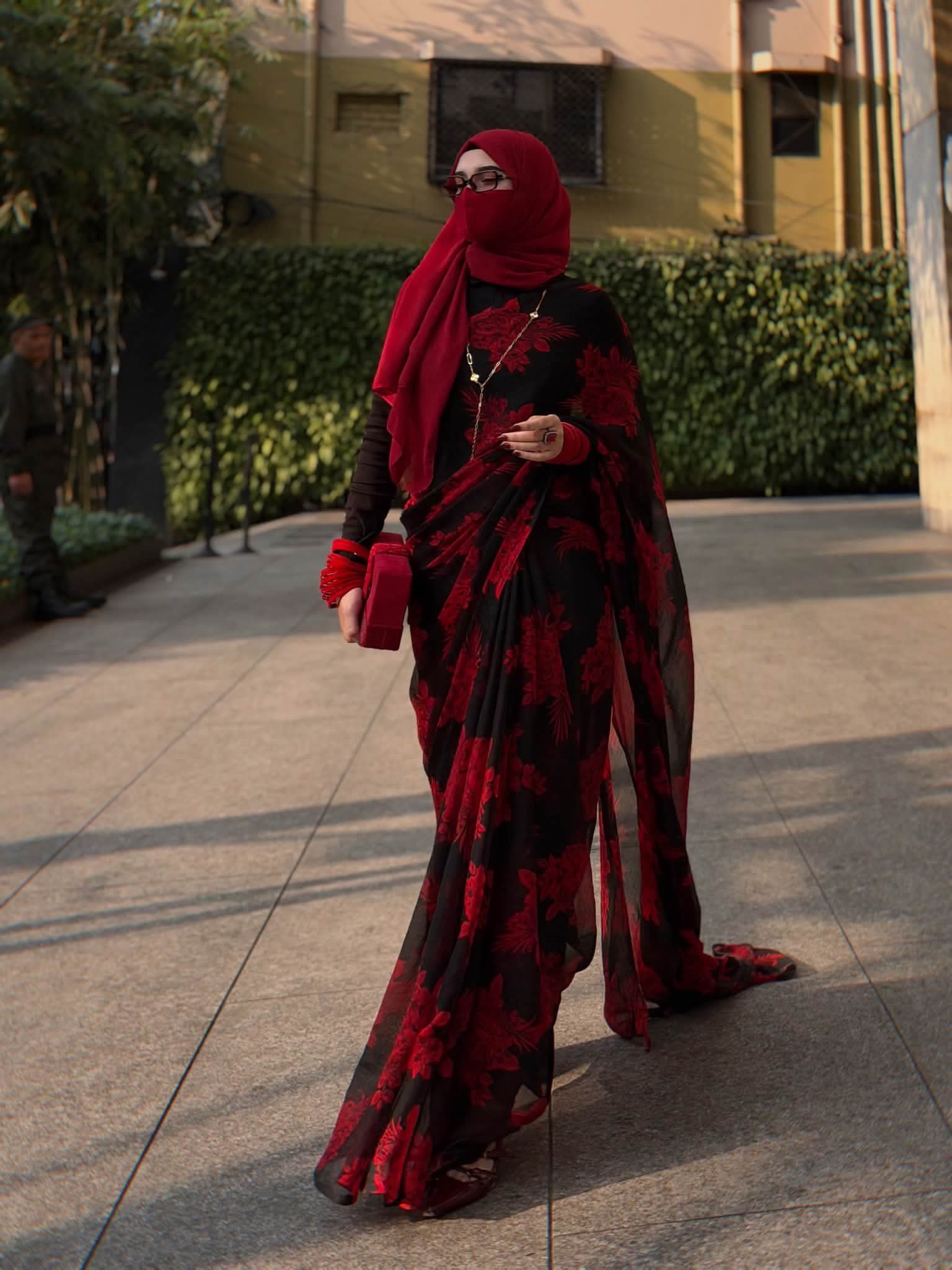 Sifon Georgette Saree Red black - Image 2